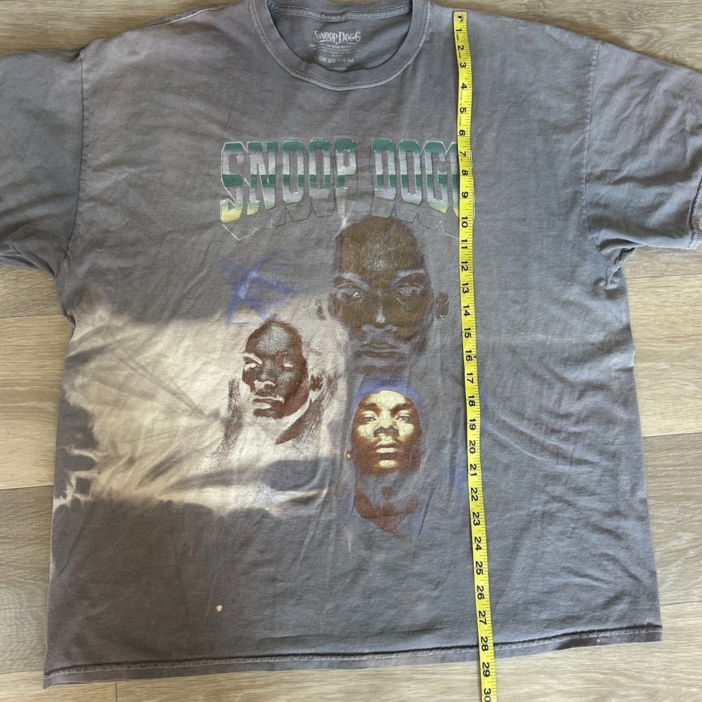 Snoop Dogg Graphic Tee - Picture 5 of 5